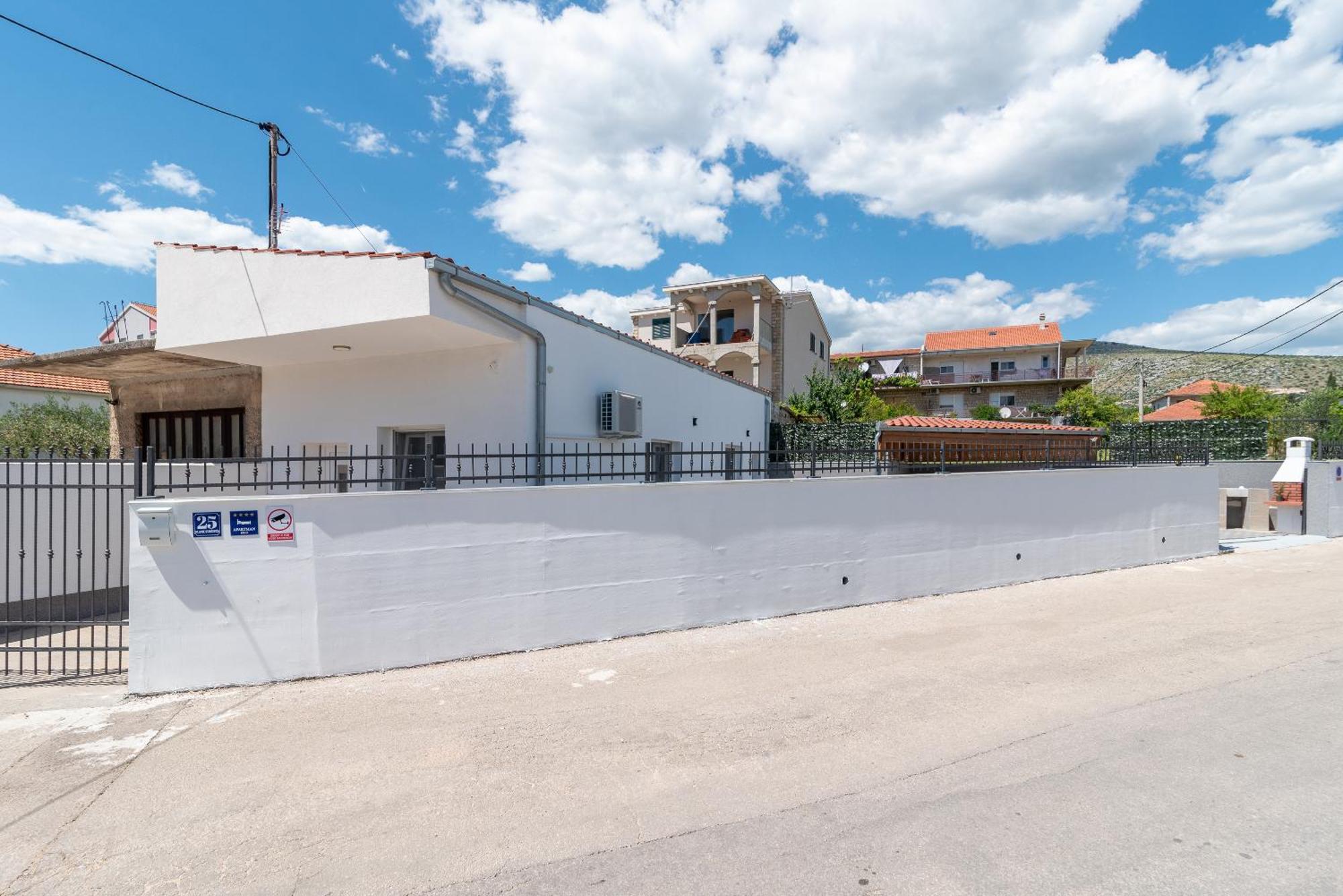 Apartman Dino Trogir Buitenkant foto