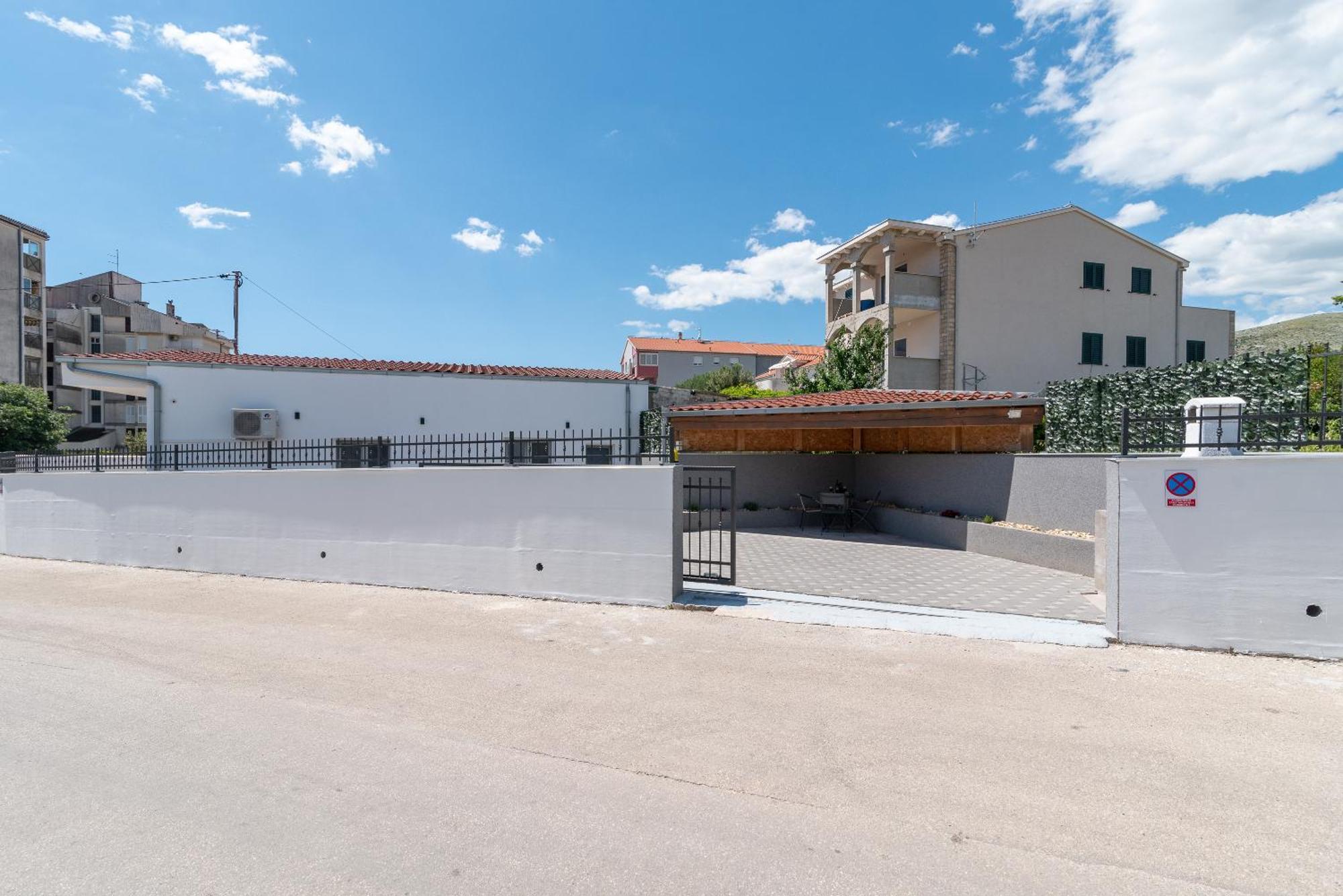 Apartman Dino Trogir Buitenkant foto