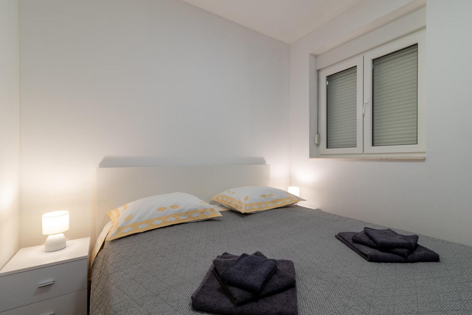 Apartman Dino Trogir Buitenkant foto